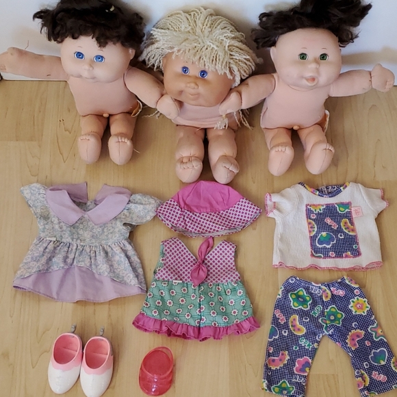 Lot of 3 Used Cabbage Patch Kids + Accessories
